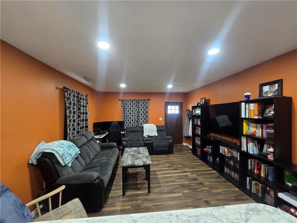 1824 S Grand Avenue — photo 24