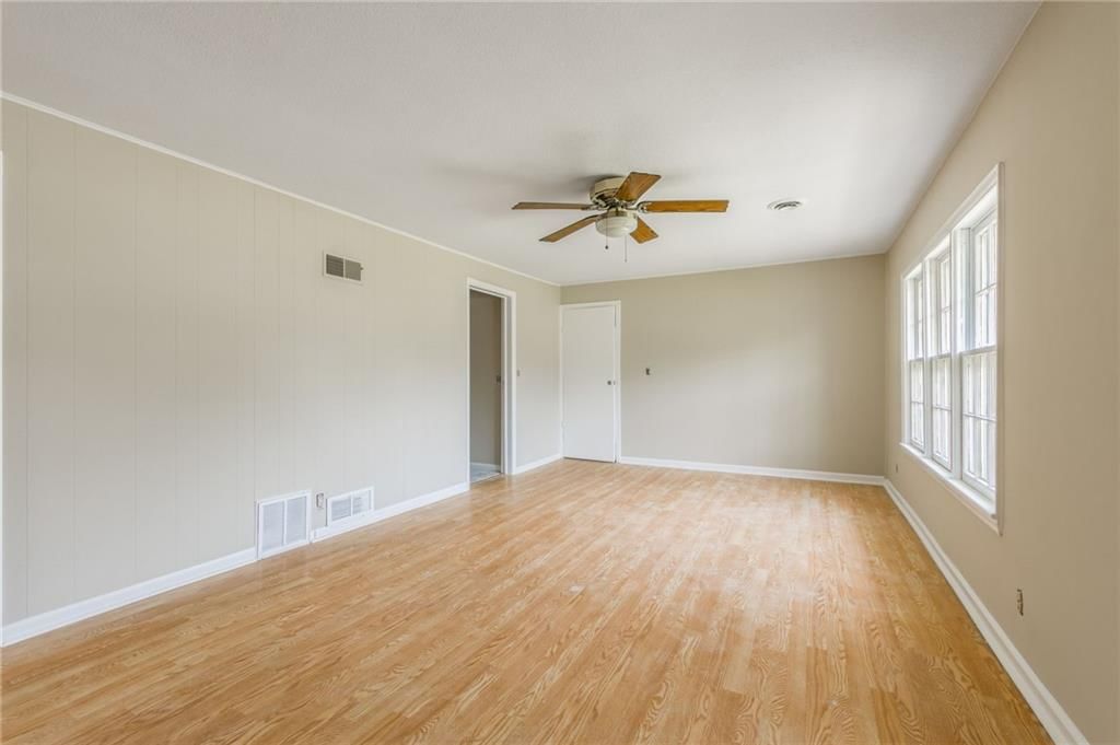7306 N Holmes Avenue — photo 8