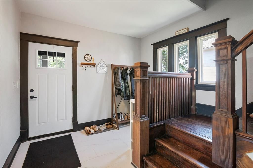 Photo 6 of 63 - 923 4th Avenue
