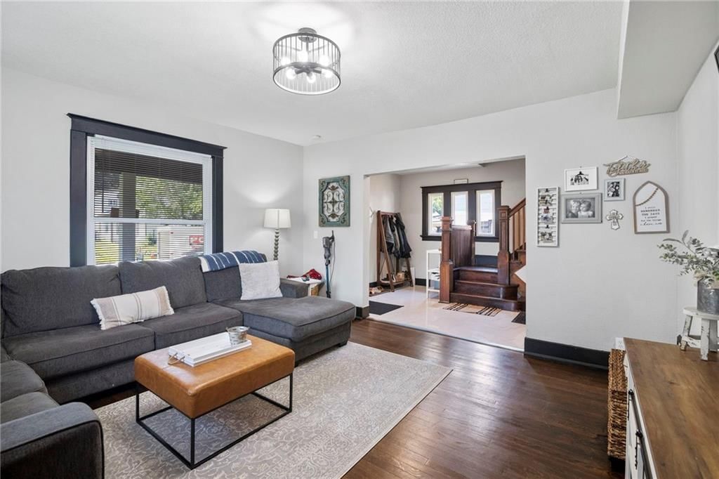 Photo 8 of 63 - 923 4th Avenue