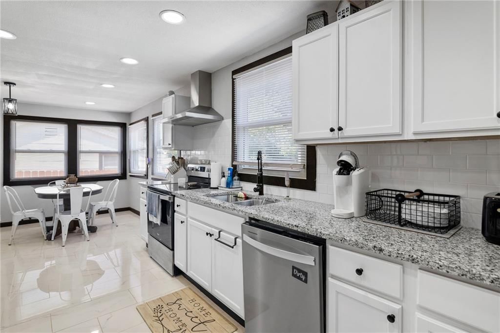 Photo 21 of 63 - 923 4th Avenue