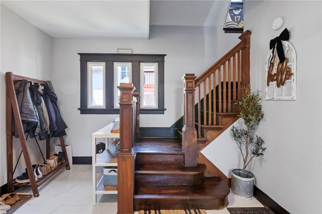 Photo 22 of 63 - 923 4th Avenue