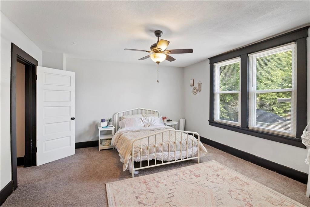Photo 23 of 63 - 923 4th Avenue
