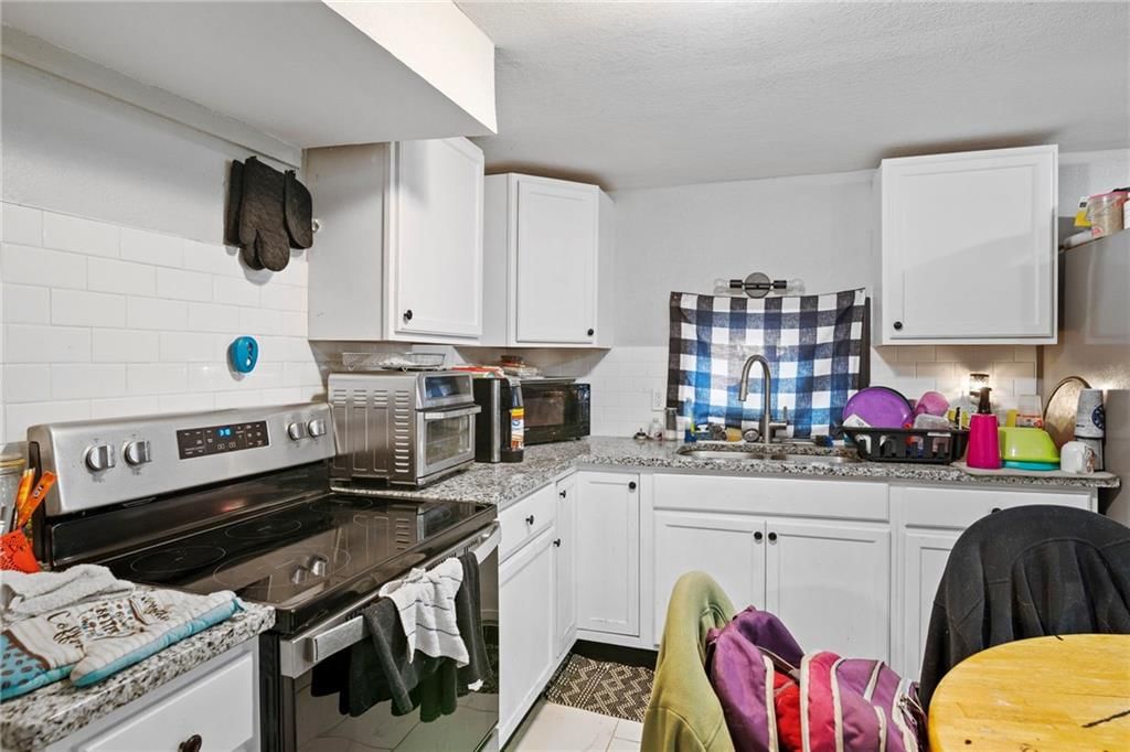 Photo 35 of 63 - 923 4th Avenue
