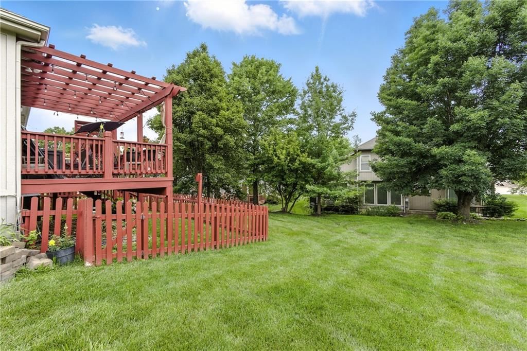 22802 W 72nd Terrace — photo 32