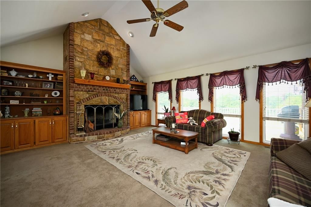 Photo 6 of 42 - 23800 Lucille Lane