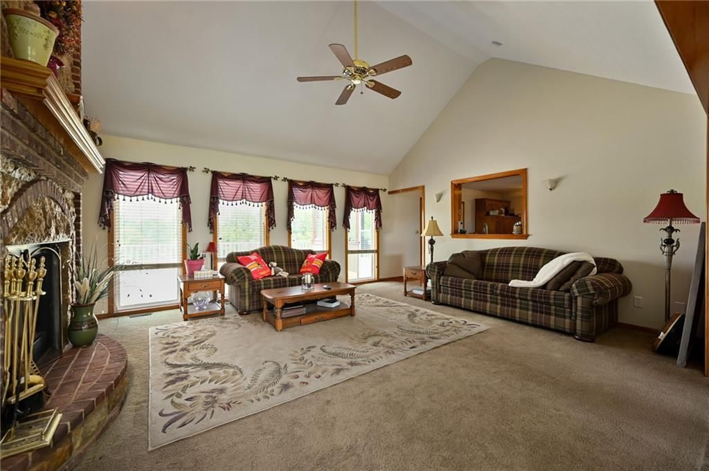 Photo 8 of 42 - 23800 Lucille Lane