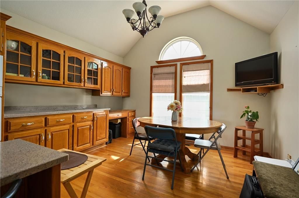 Photo 11 of 42 - 23800 Lucille Lane