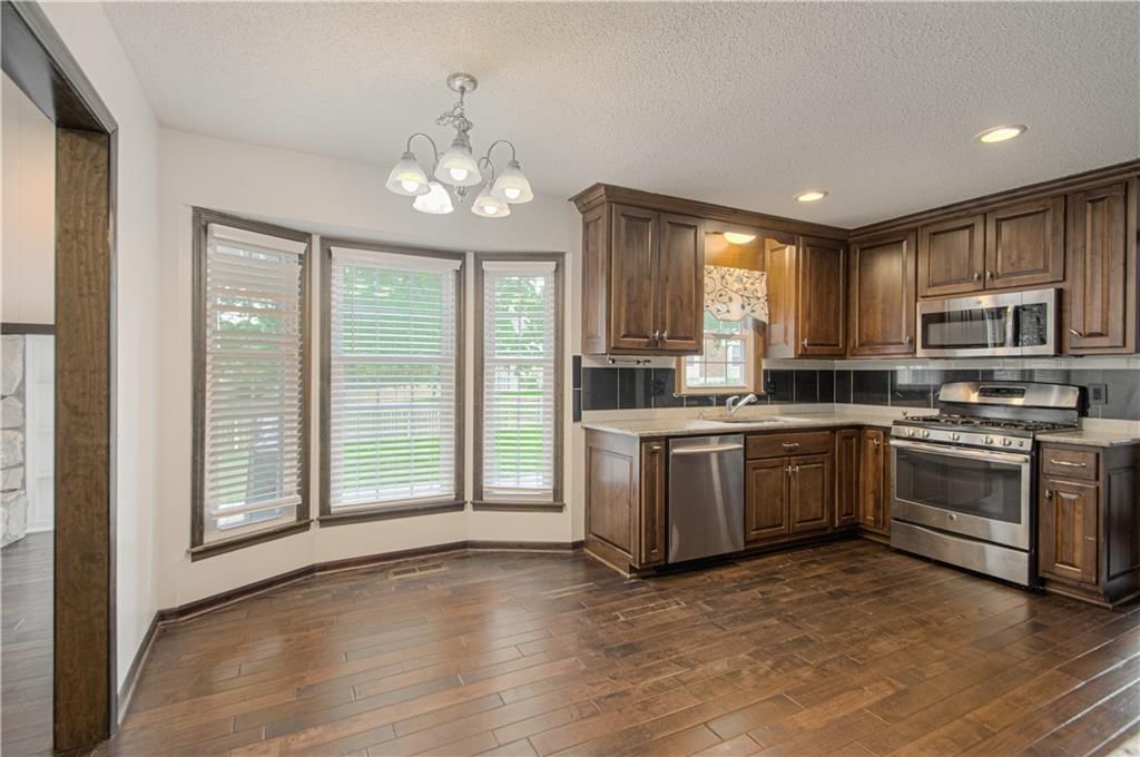 11909 Charlotte Street — photo 8