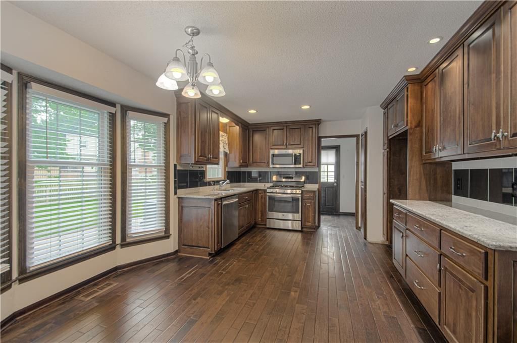 11909 Charlotte Street — photo 9