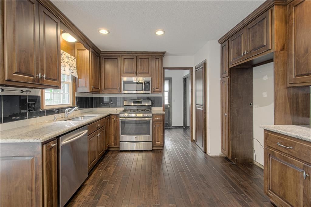 11909 Charlotte Street — photo 10