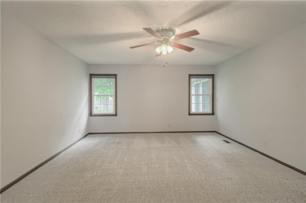 11909 Charlotte Street — photo 17