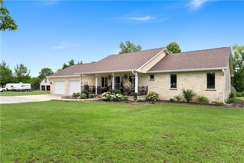 12590 E Osage Nation Road, Nevada, MO