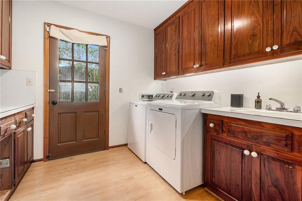 800 W 111th Terrace — photo 14
