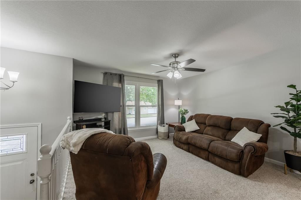 11004 N Locust Street — photo 10