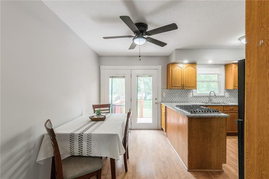 11004 N Locust Street — photo 12