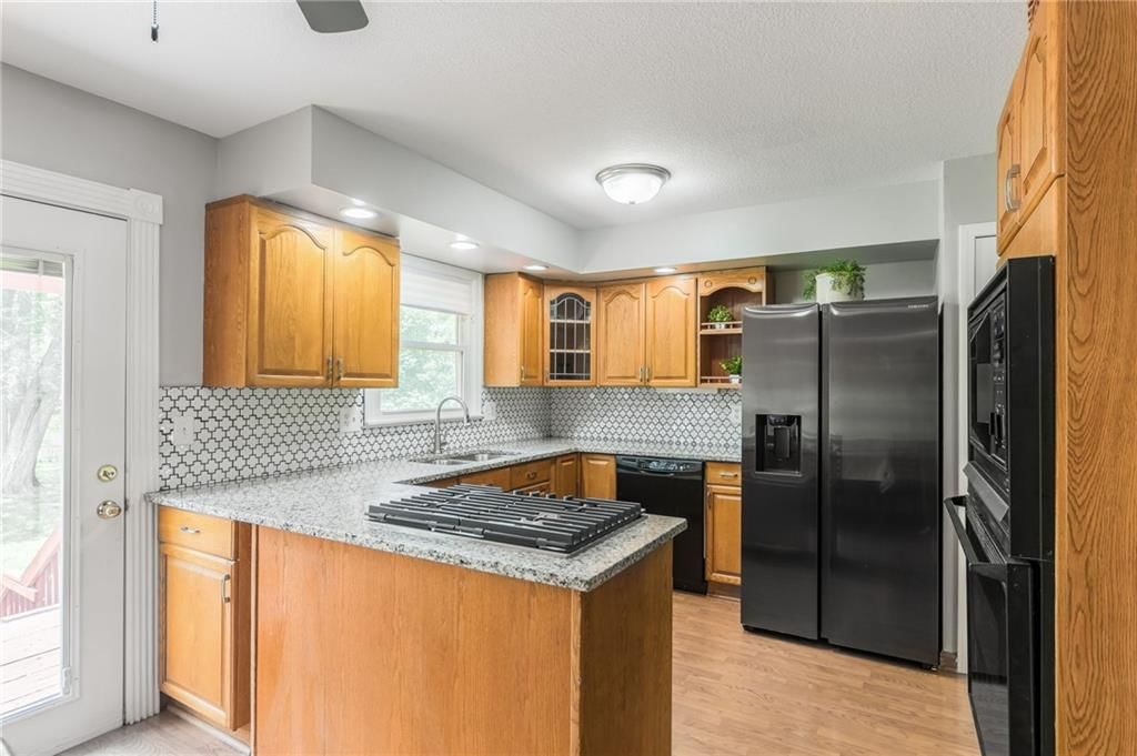 11004 N Locust Street — photo 13
