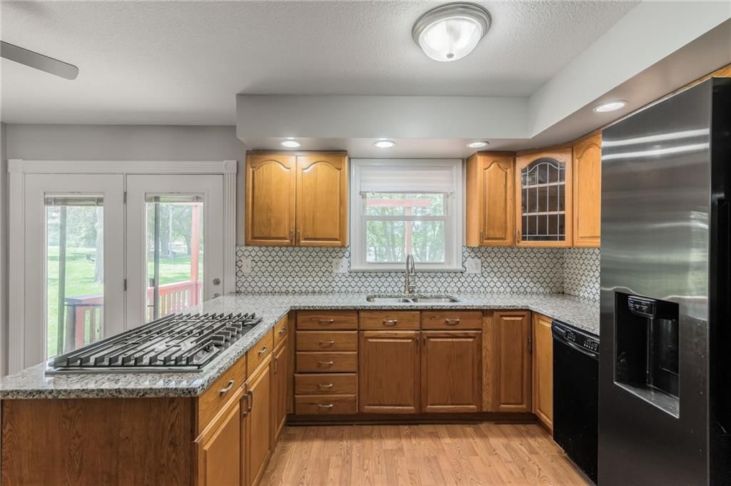 11004 N Locust Street — photo 14