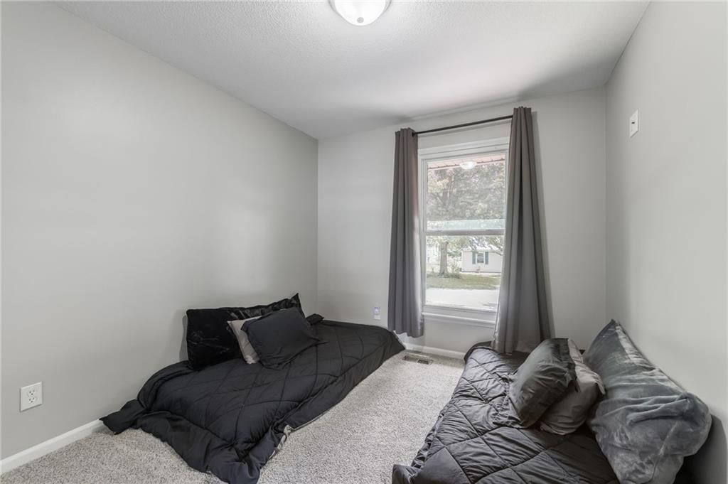 11004 N Locust Street — photo 19