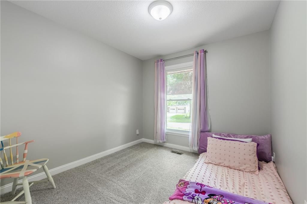 11004 N Locust Street — photo 21