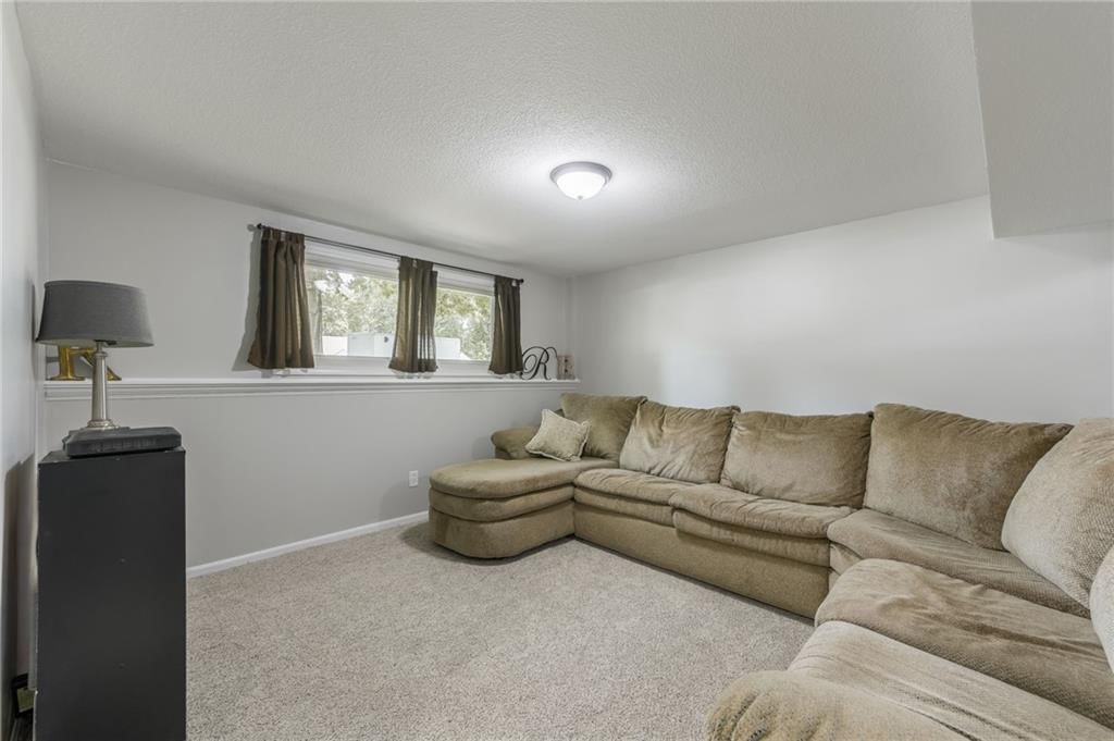11004 N Locust Street — photo 27
