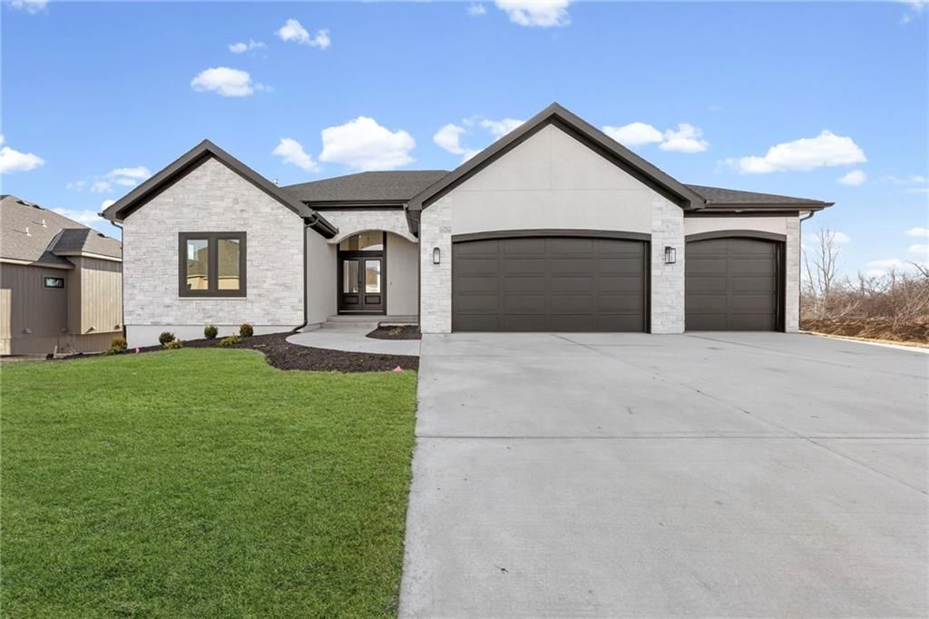 4145 Lake Shore Drive, Basehor, KS