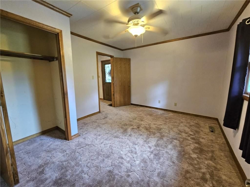 212 S Locust Street — photo 9