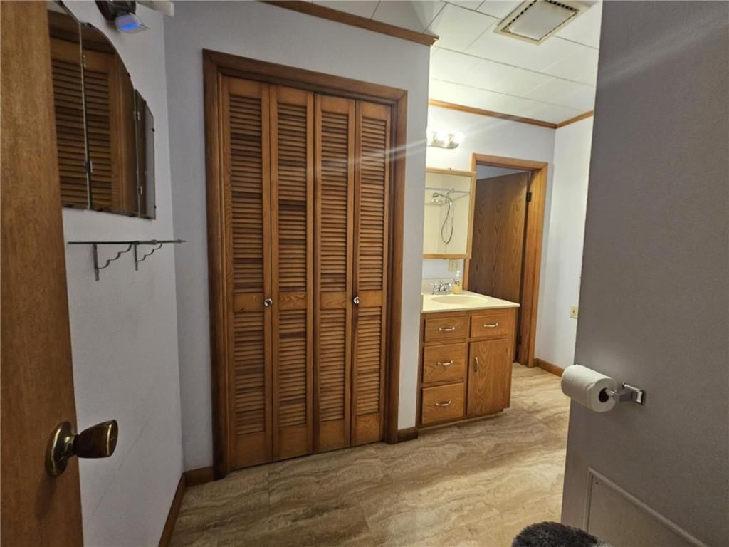 212 S Locust Street — photo 11