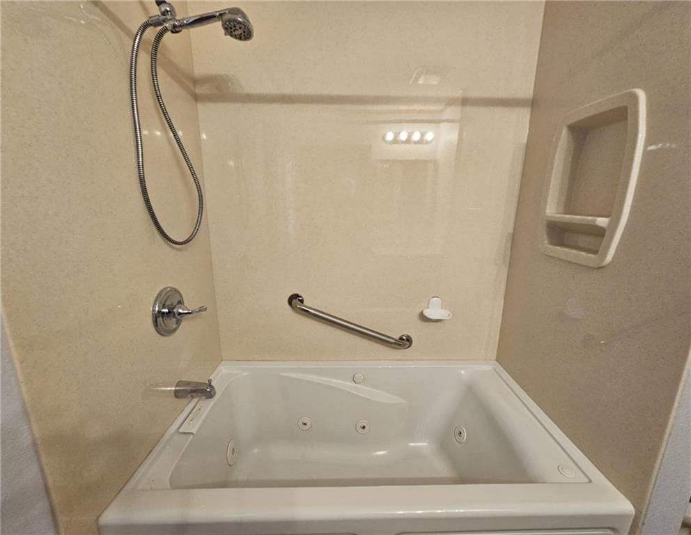 212 S Locust Street — photo 12