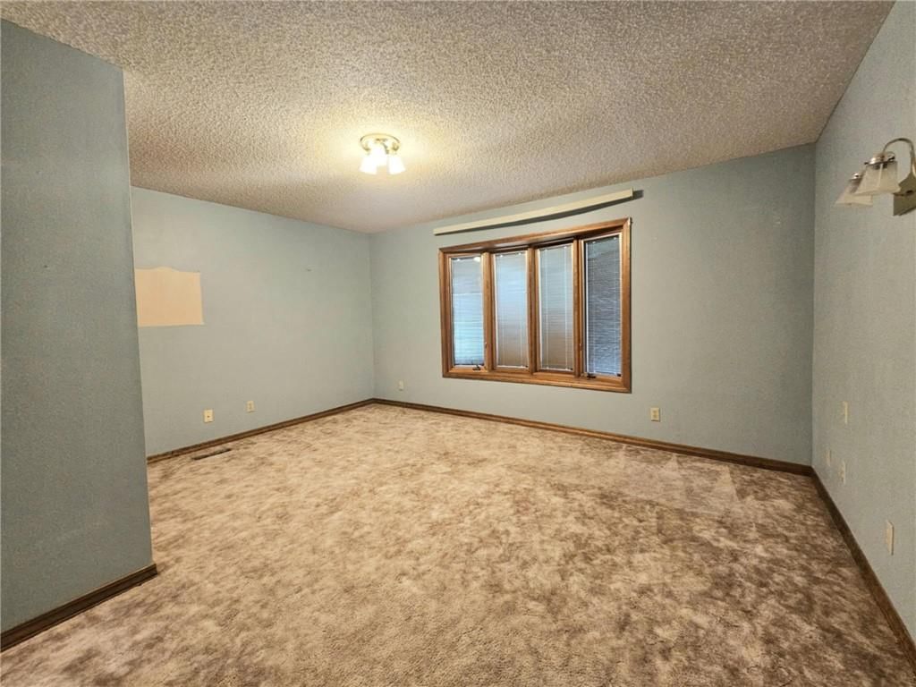 212 S Locust Street — photo 13