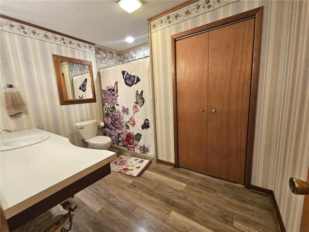 212 S Locust Street — photo 14