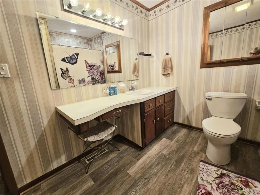 212 S Locust Street — photo 15