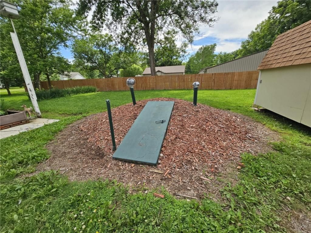 212 S Locust Street — photo 27