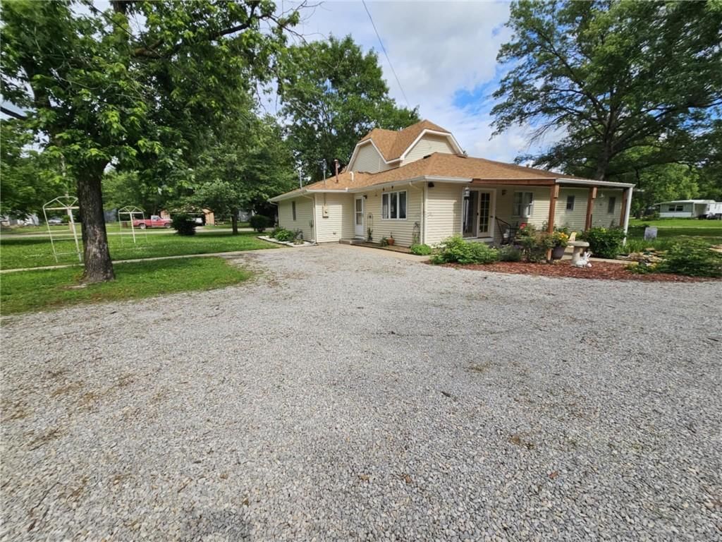 212 S Locust Street — photo 29