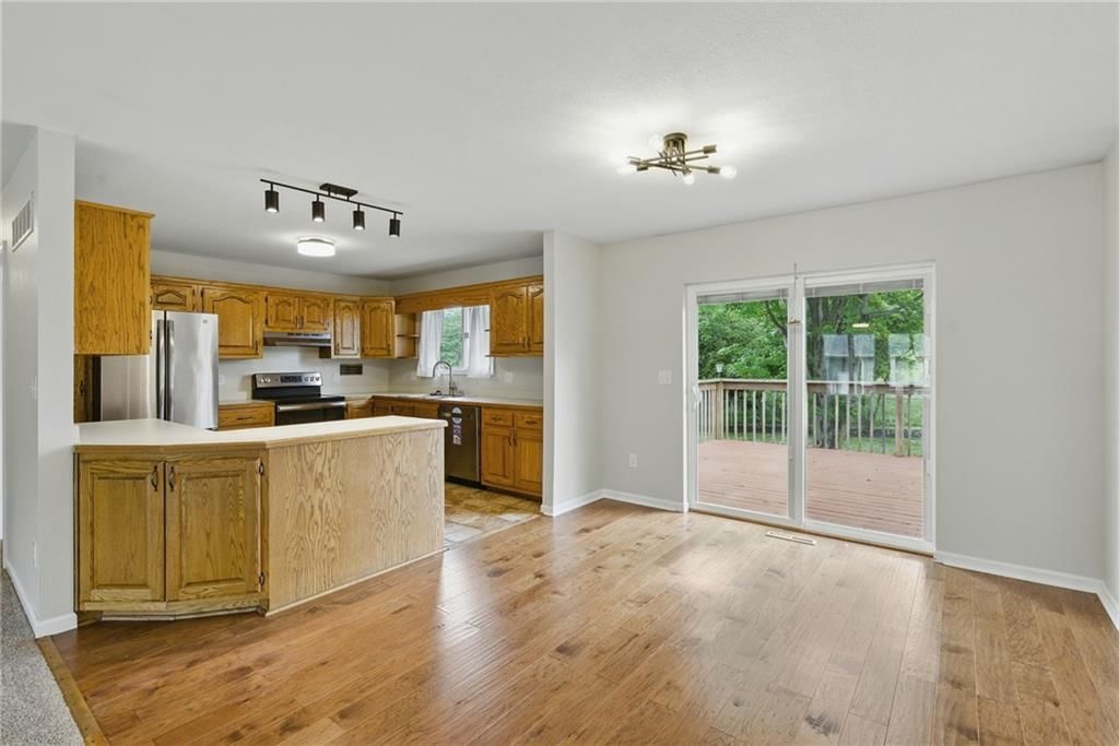 212 Sellman Street — photo 9