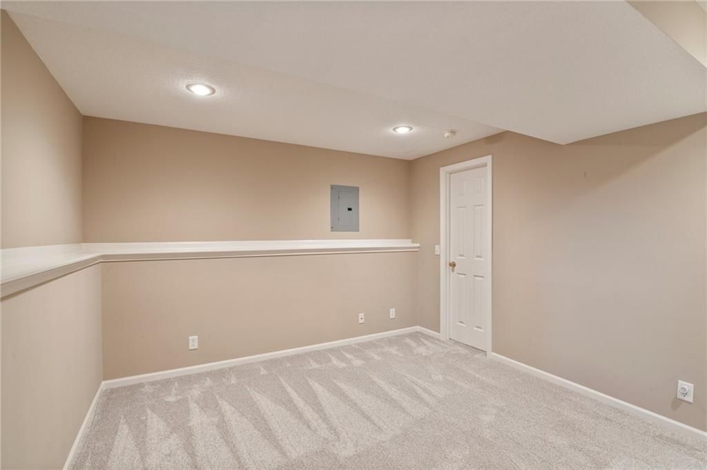 8307 N Barclay Circle — photo 33
