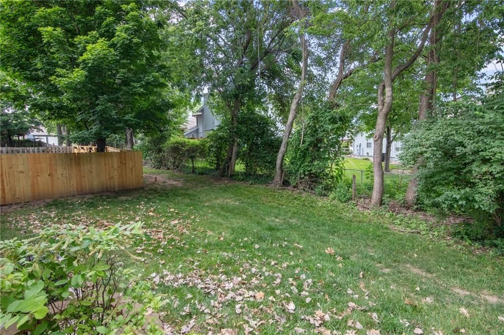 8307 N Barclay Circle — photo 36