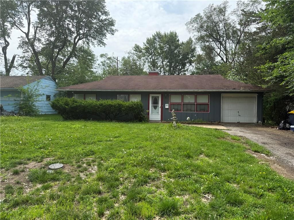 7215 E 112th Street, Kansas City, MO