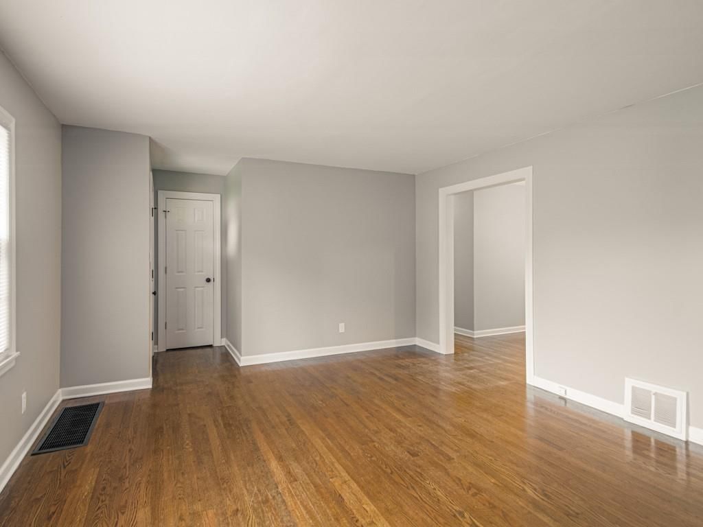 5730 Woodson Street — photo 8