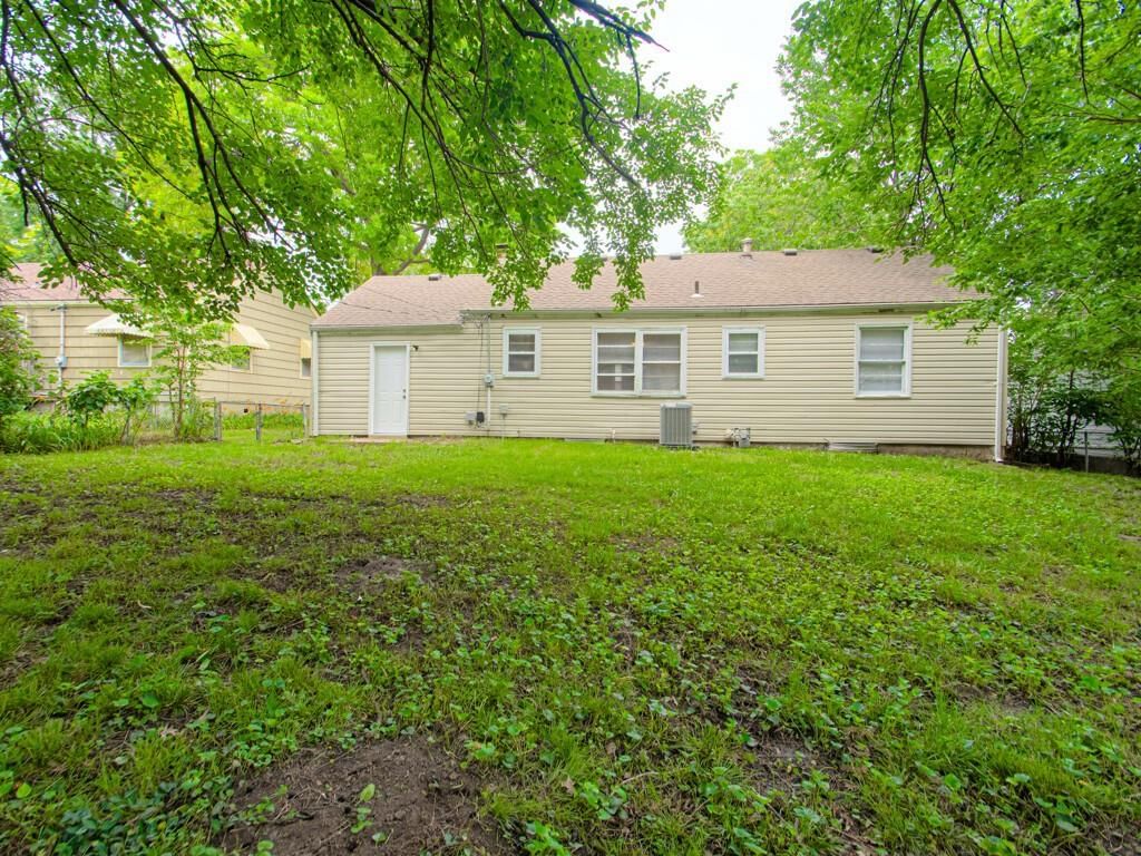 5730 Woodson Street — photo 24
