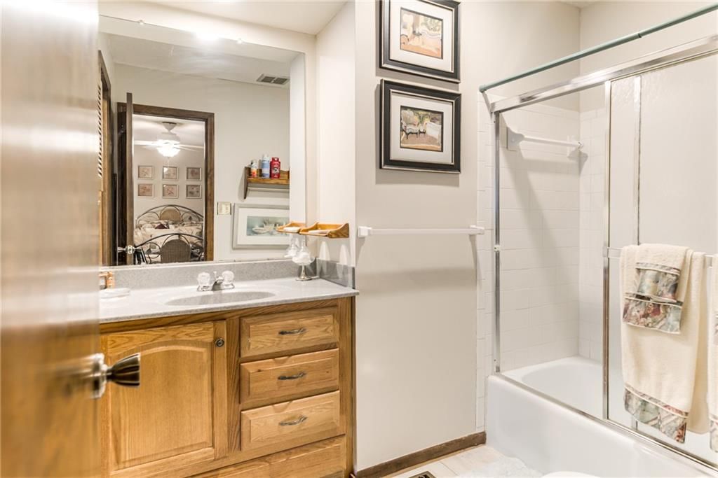 10902 W 96TH Terrace — photo 8