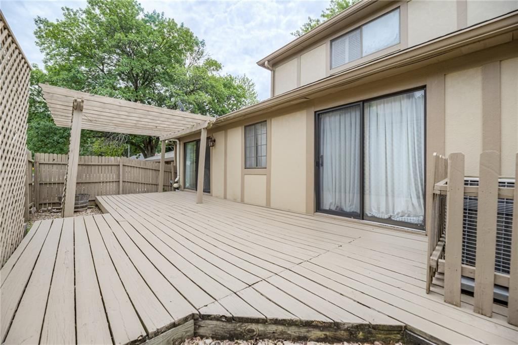 10902 W 96TH Terrace — photo 23