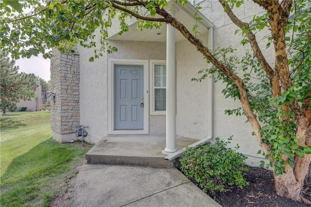 9219 & 9221 Boehm Drive — photo 2