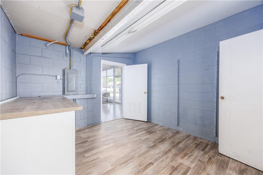 209 N Liberty Street — photo 10