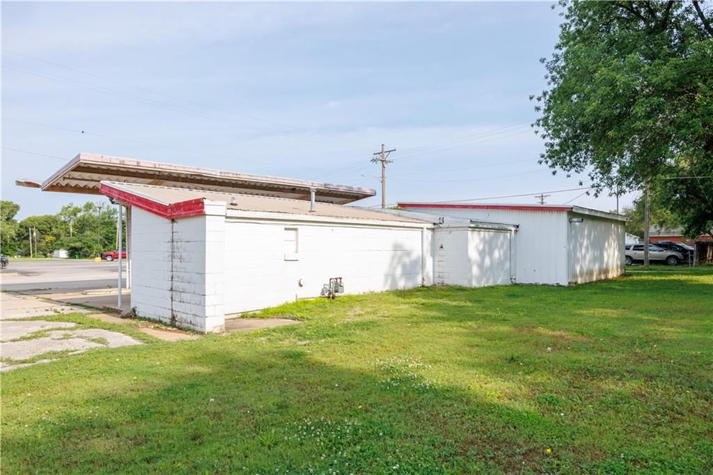 209 N Liberty Street — photo 18