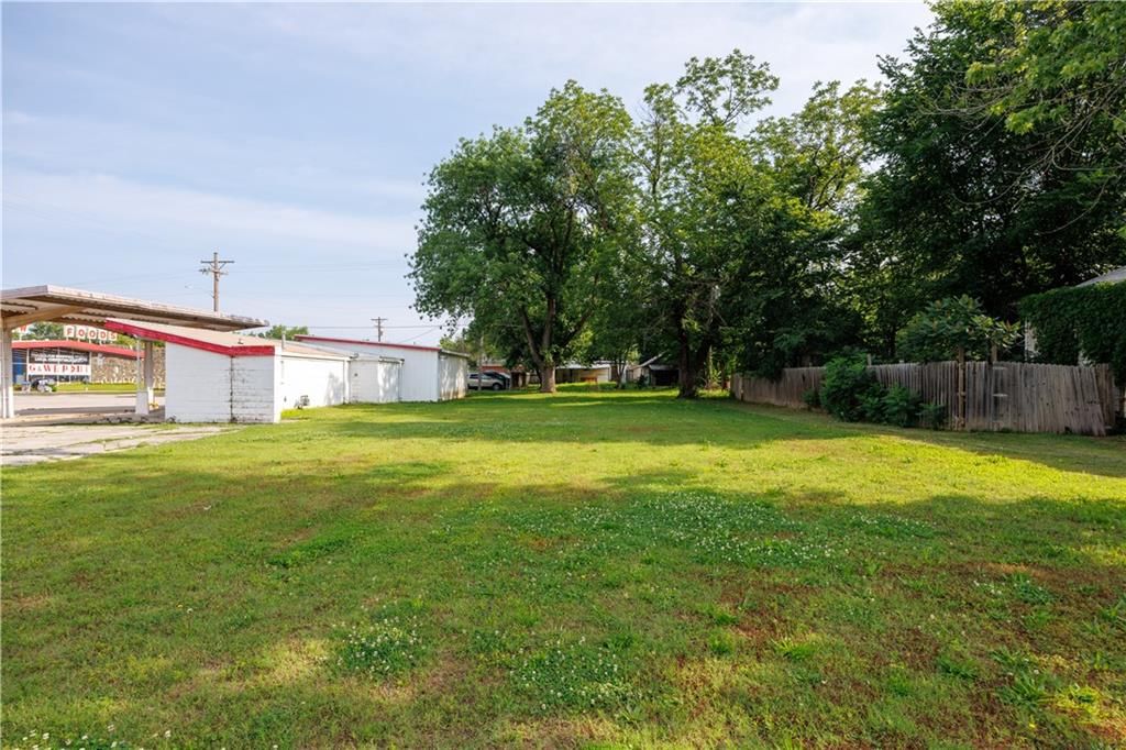 209 N Liberty Street — photo 19
