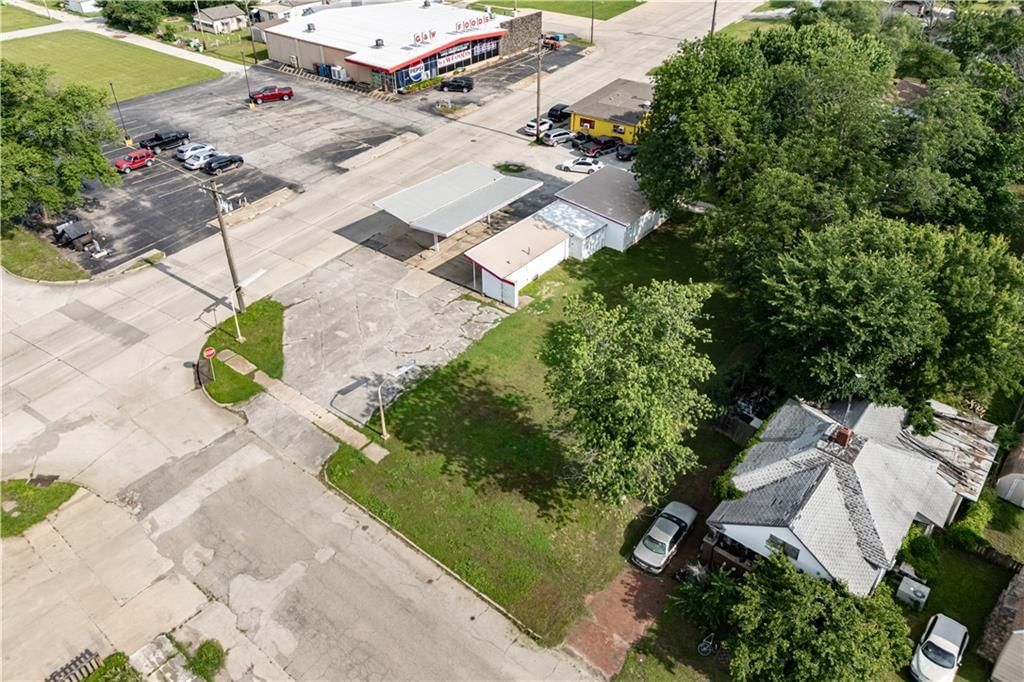 209 N Liberty Street — photo 22