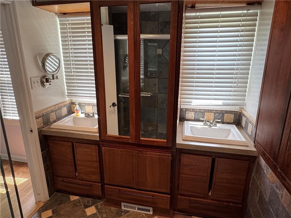 10008 Mercier Street — photo 16