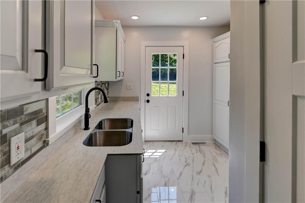 3701 N Cherry Street — photo 19
