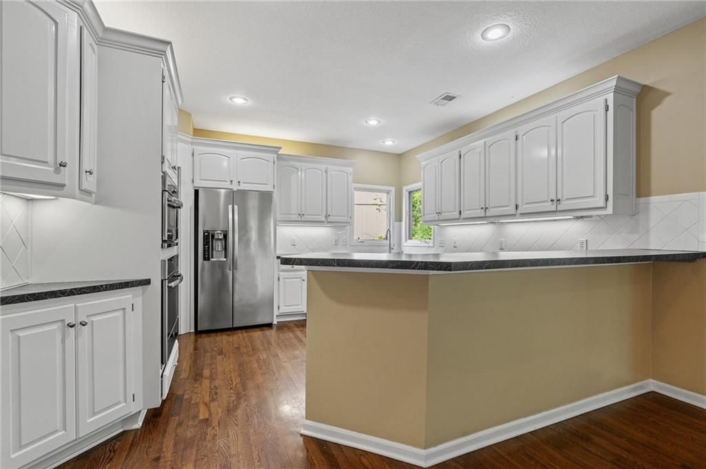 Photo 17 of 33 - 512 NW Highcliffe Drive